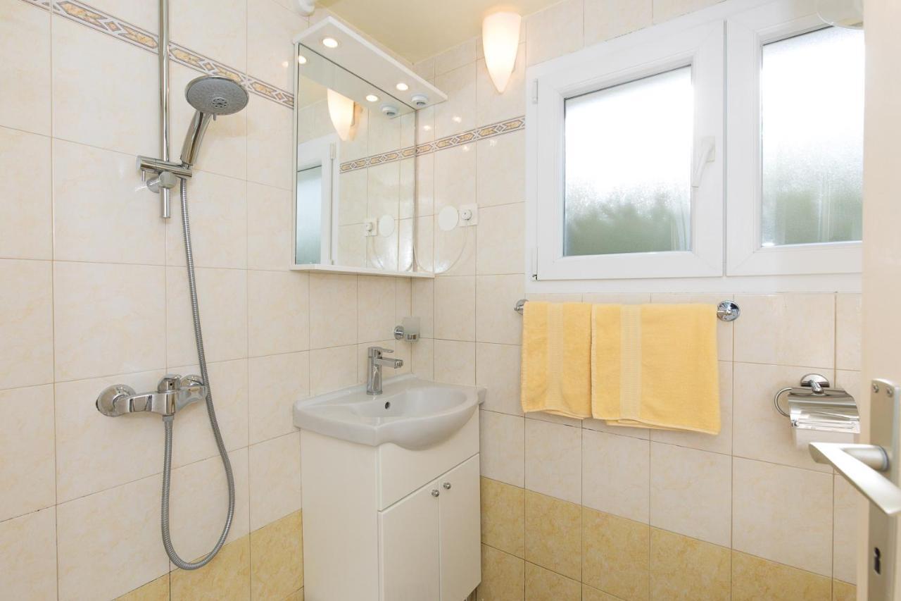 Beach Apartment Krk Town Luaran gambar